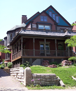 100_0726_house1 (70k image)